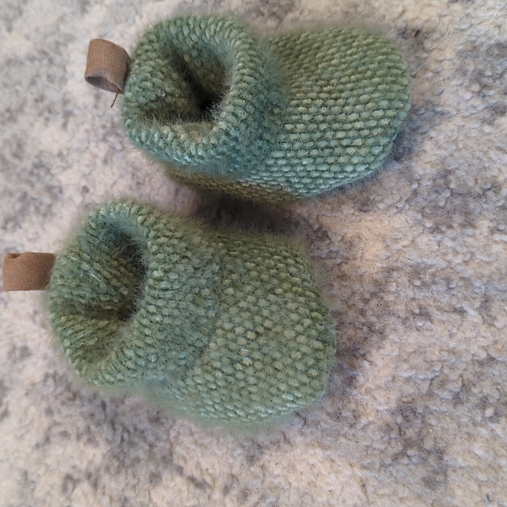 Newborn baby shoes slippers?